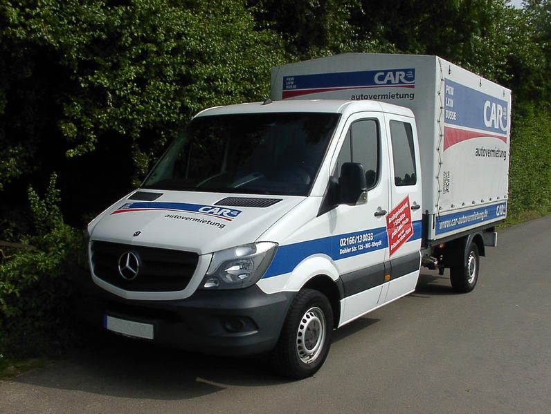 Transporter / LKW - Gruppe 6 - Doppelkabine Pritsche mit Plane, 3,5 t, 7 Sitzplätze